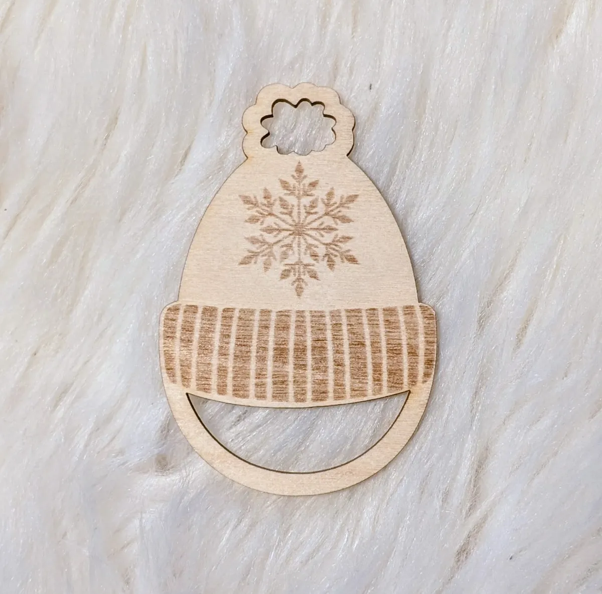 Wooden macramé base – Santa hat