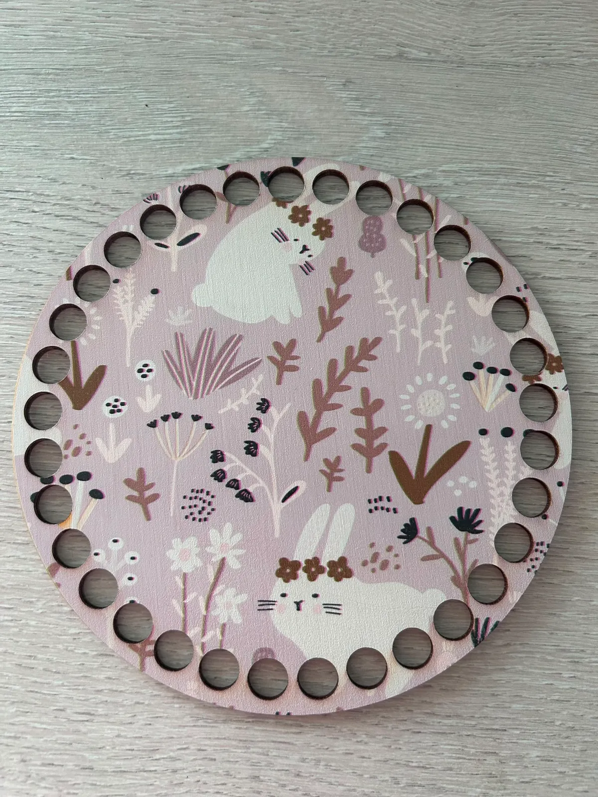 Wooden basket lid Ø15 cm – Easter bunnies