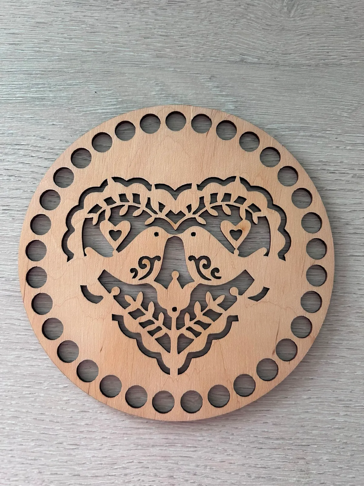 Wooden basket lid Ø15 cm – Heart II